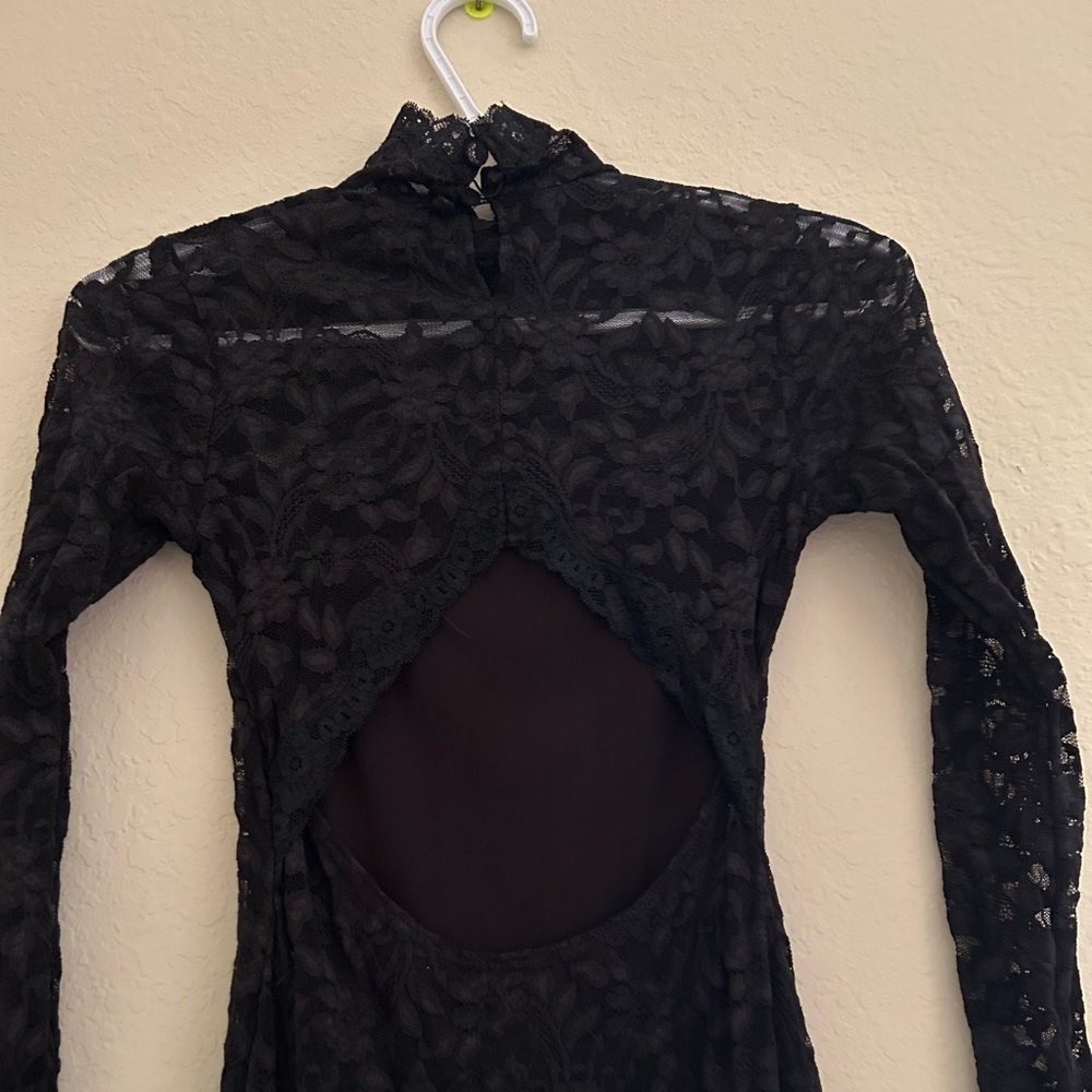 Long sleeve backless midi dress. Moda International. Size: XS - Picture 4 of 8